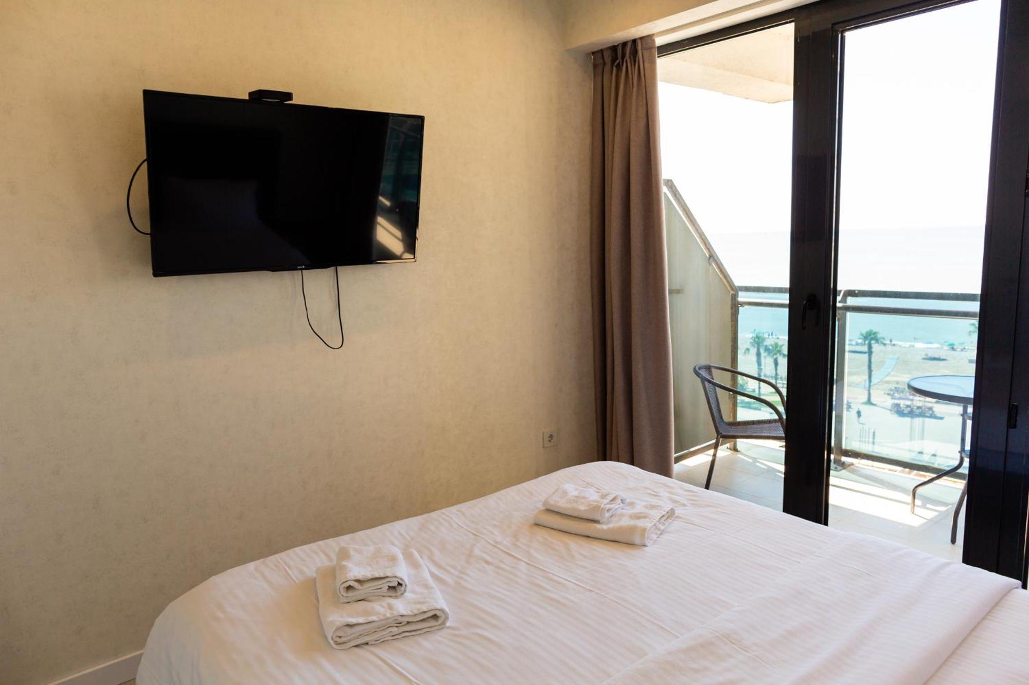 The Spot Apartments - Orbi Beach Tower 바투미 외부 사진