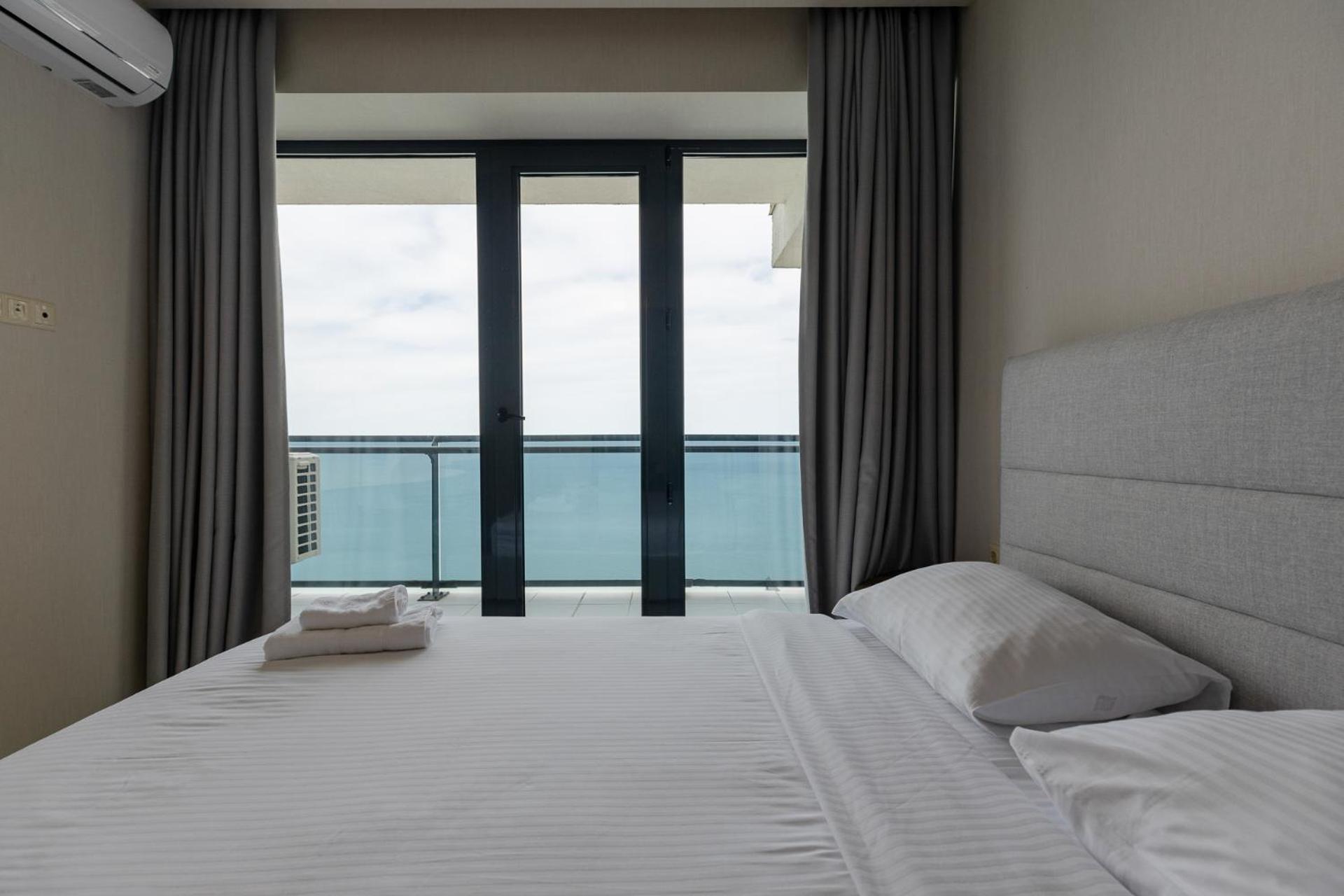 The Spot Apartments - Orbi Beach Tower 바투미 외부 사진